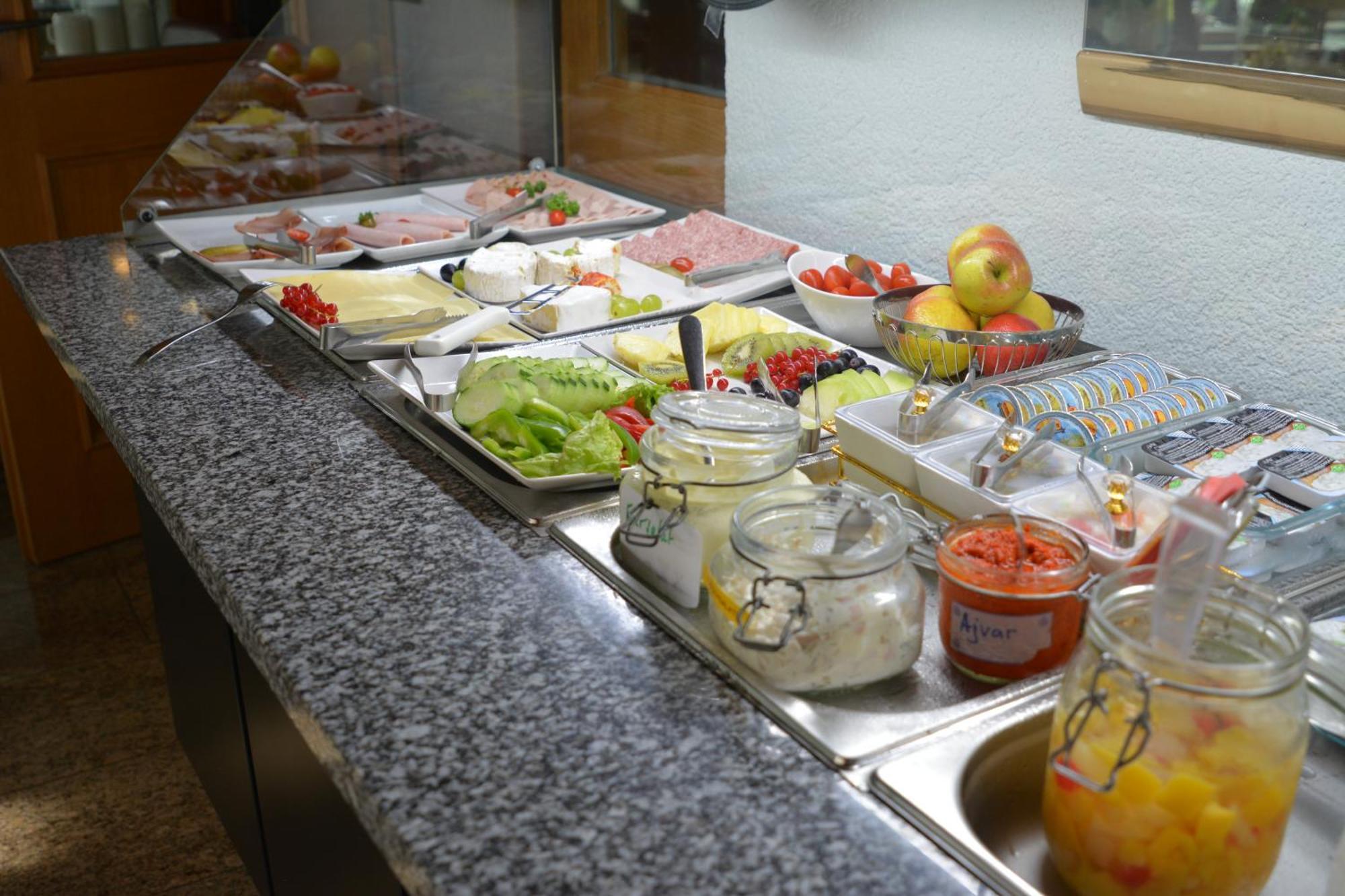Hotel-Gasthof Zur Rose Weißenhorn 외부 사진