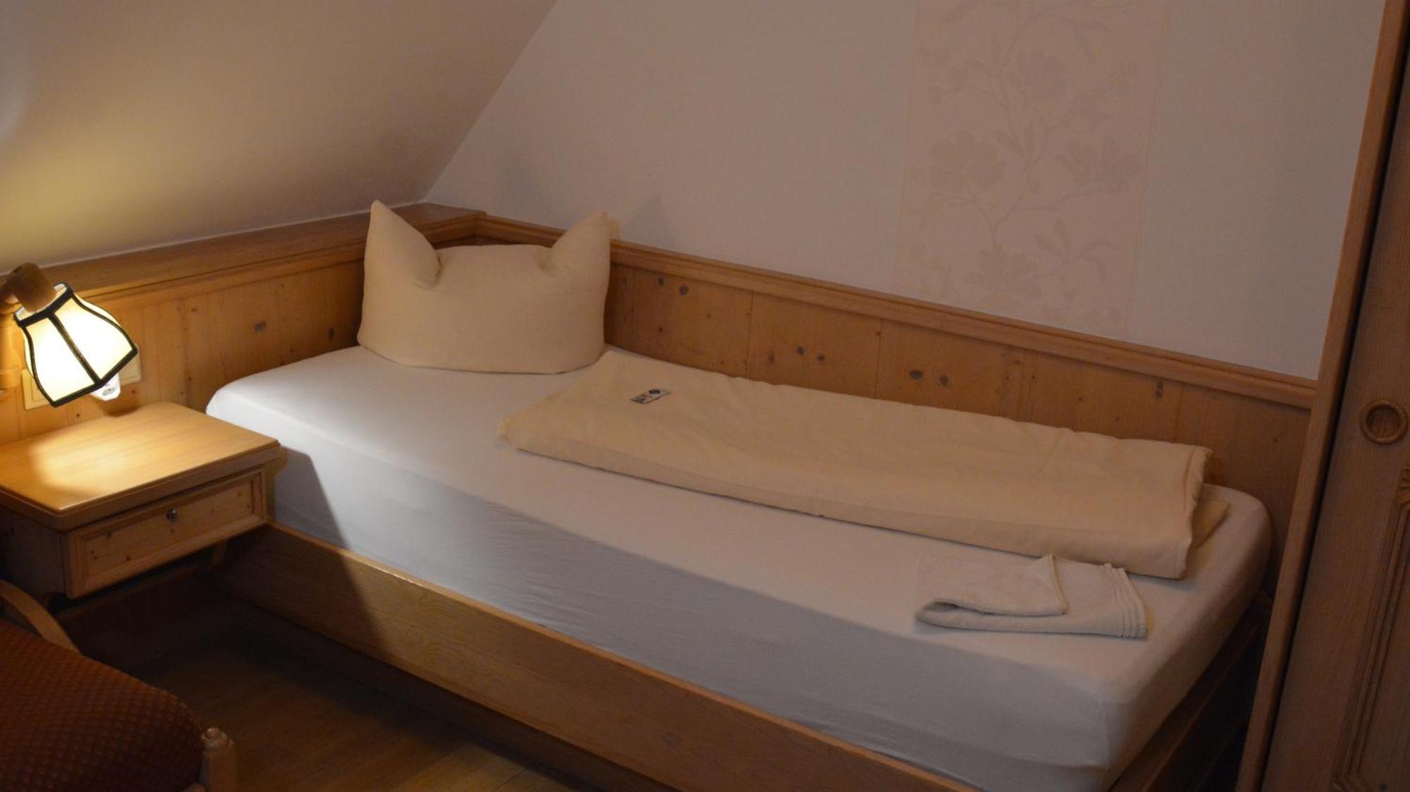 Hotel-Gasthof Zur Rose Weißenhorn 객실 사진