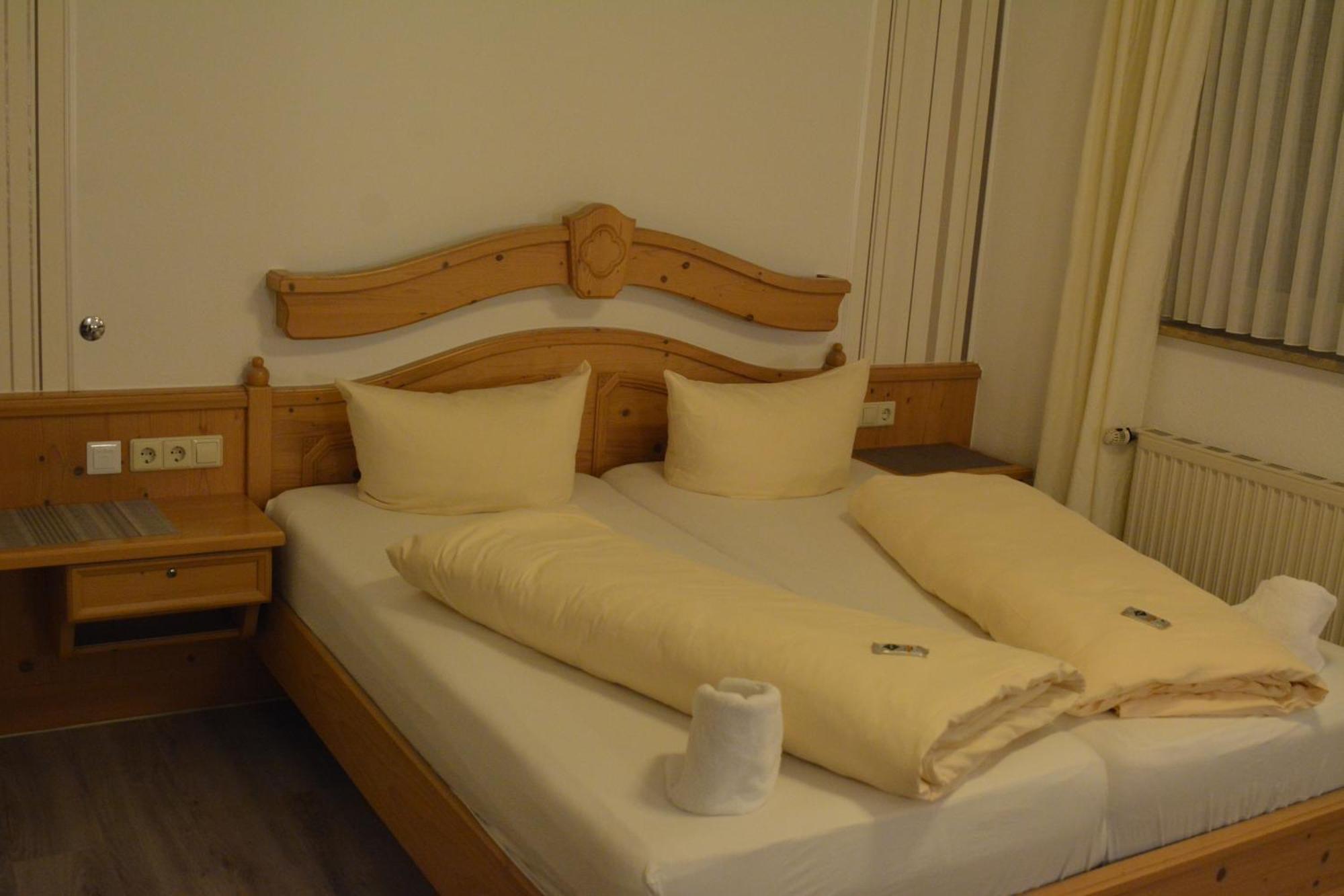 Hotel-Gasthof Zur Rose Weißenhorn 객실 사진