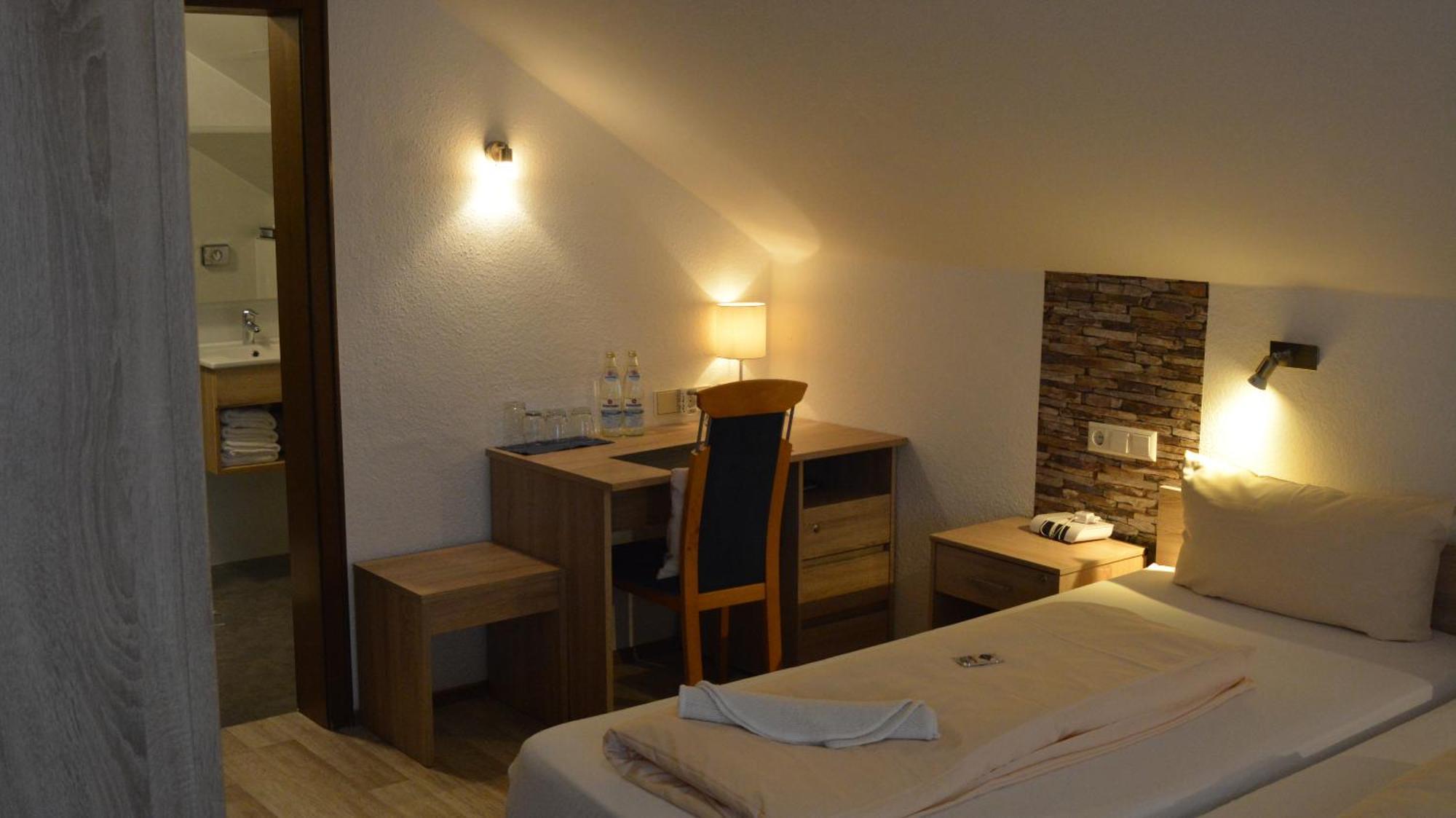 Hotel-Gasthof Zur Rose Weißenhorn 객실 사진