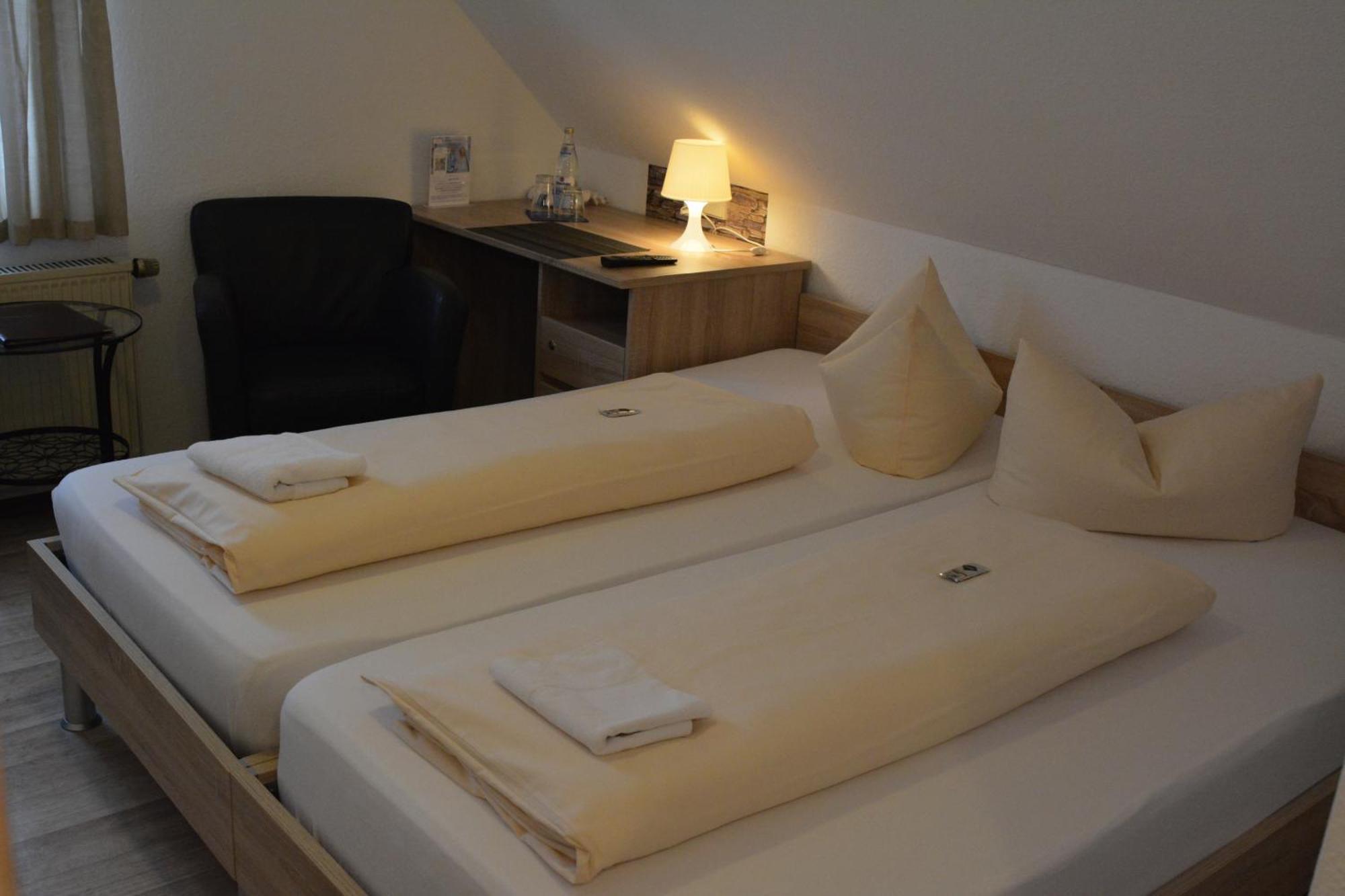 Hotel-Gasthof Zur Rose Weißenhorn 객실 사진