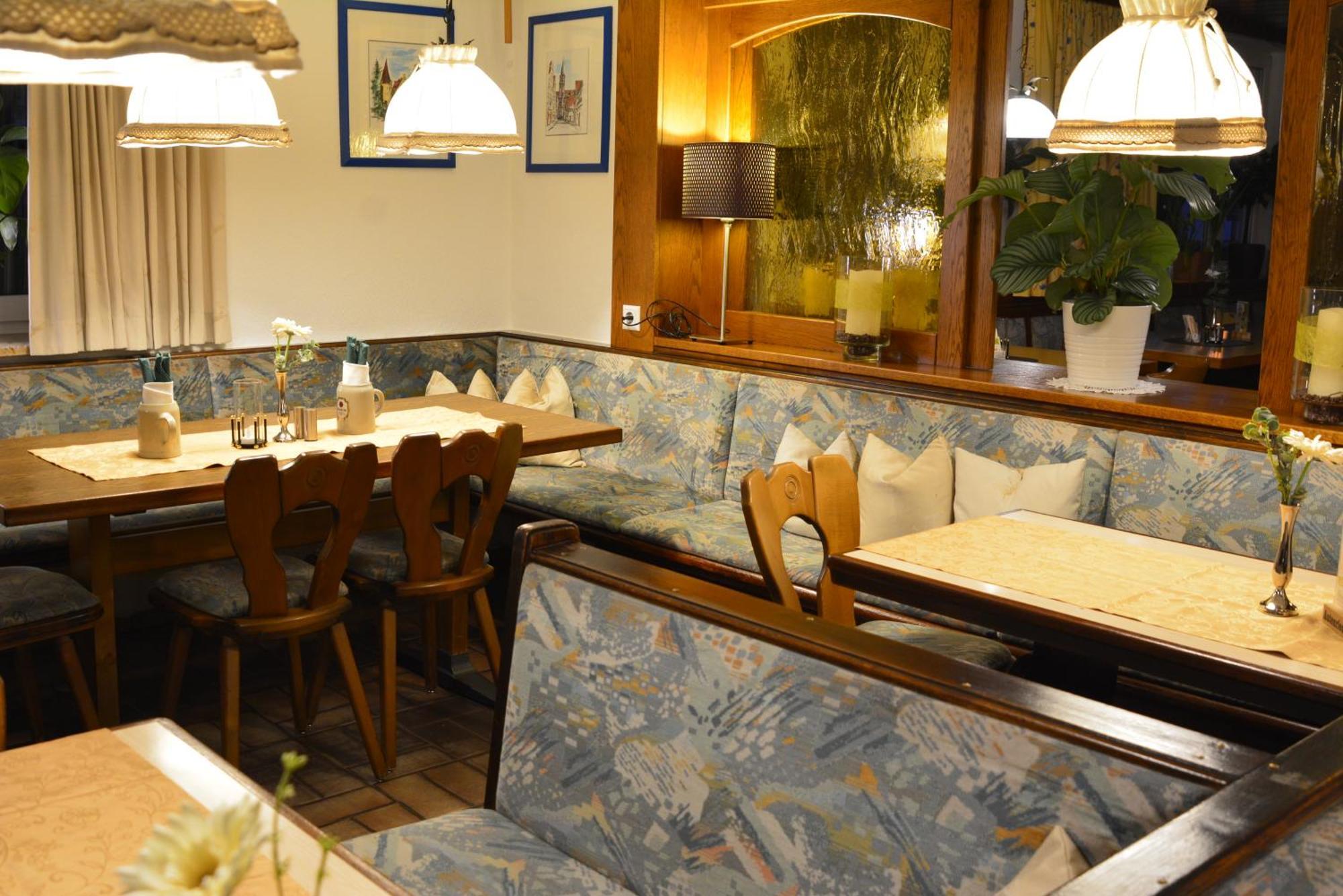 Hotel-Gasthof Zur Rose Weißenhorn 외부 사진