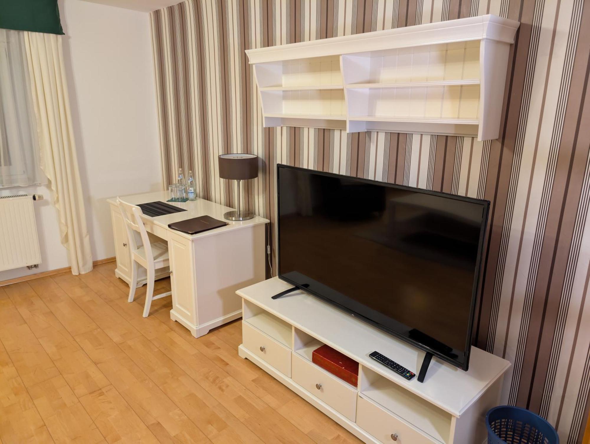 Hotel-Gasthof Zur Rose Weißenhorn 객실 사진