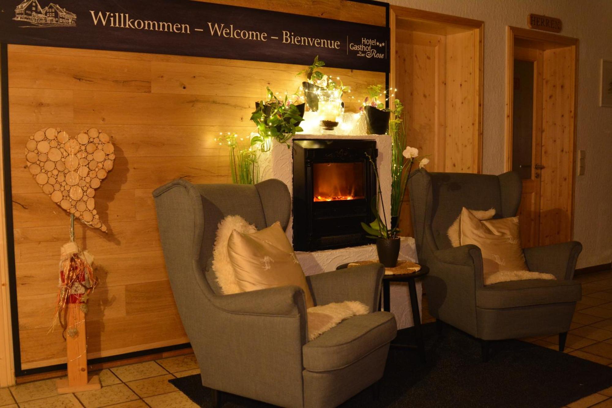 Hotel-Gasthof Zur Rose Weißenhorn 외부 사진
